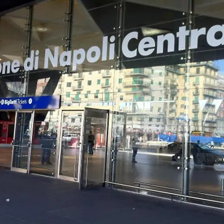 081 Stazione شقة *